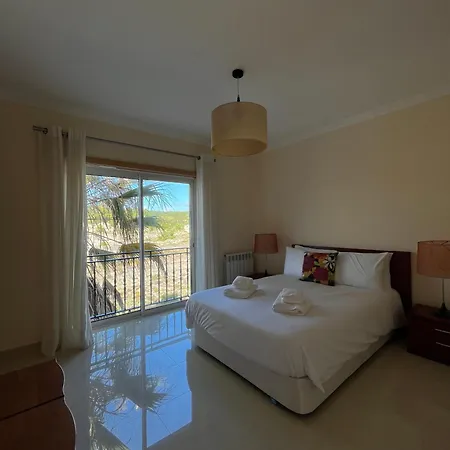 Sea Breeze Escape Apartment Praia del Rei